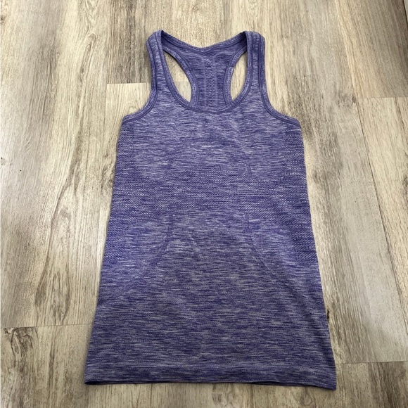 Lululemon - Picture 2 of 3